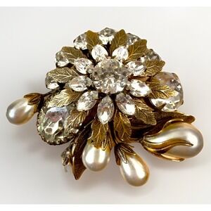 Regency Brooch Signed -- Collector Piece -- Beautiful Condition Rich Warm Colors